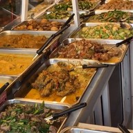 ซุปเปอร์แกง ข้าวแกงใต้ ปั๊มคาลเท็กซ์เจ้าคุณทหาร