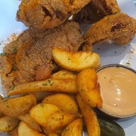 เมนูของร้าน Henryfry Fried Chicken ไก่ทอด เจริญกรุง