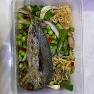 ไก่ขมิ้นย่าง 345 อเวนิว