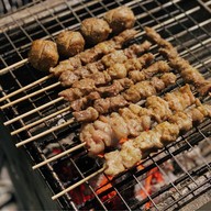 มนตรีคาเฟ่แอนด์บิสโทร