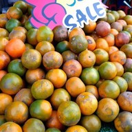 ผลไม้สด หน้าตลาดทวีทรัพย์