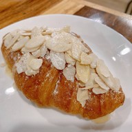 ชารลินใจ บางแสน