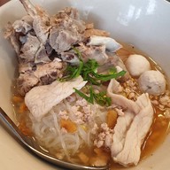 เมนูของร้าน ก๋วยเตี๋ยวต้มยำหมูชากังราว