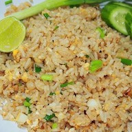 กระเพราพริกแห้ง พฤกษา 20