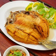 เมนูของร้าน เรือริมธาร