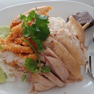 เมนูของร้าน โกหนุน ข้าวมันไก่ตอน