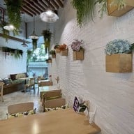 Salada Organic Kitchen บี ดี เอ็ม เอส เวลเนสเซ็นเตอร์ ปาร์คนายเลิศ
