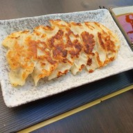 EOMMA GYOZA (ออมม่า เกี๊ยวซ่า)