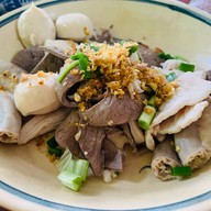 ก๋วยเตี๋ยวตำลึงชาววัง ก๋วยเตี๋ยวลูกชิ้นปลา(ลูกชิ้นปลาไม่ได้ทำเอง)