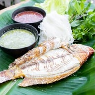 เมนูของร้าน พี่แดงปลาเผา