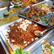 ข้าวราดแกง 8 เซียน By ช.ชวนชิม