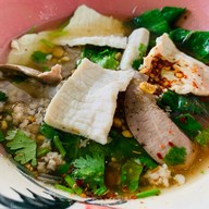 ก๋วยเตี๋ยวตำลึงชาววัง ก๋วยเตี๋ยวลูกชิ้นปลา(ลูกชิ้นปลาไม่ได้ทำเอง)