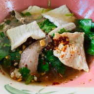 ก๋วยเตี๋ยวตำลึงชาววัง ก๋วยเตี๋ยวลูกชิ้นปลา(ลูกชิ้นปลาไม่ได้ทำเอง)