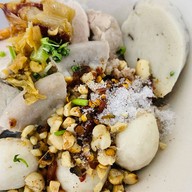 เตี๋ยวเรือน้ามแตก (ครัวขนมตาล ครบเครื่องเรื่องเตี๋ยว)