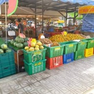 ผลไม้สด หน้าตลาดทวีทรัพย์
