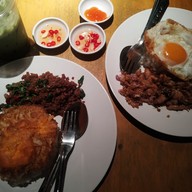 เมนูของร้าน ฉุน กะเพรา by sontana เชียงราก
