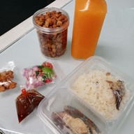 Nhomnong หนมนง