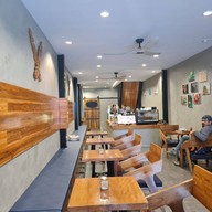 บรรยากาศ กาแฟ นางนอน (Nangnon Coffee)