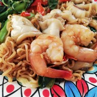 ข้าวแกงสามสาว ท่าอิฐ
