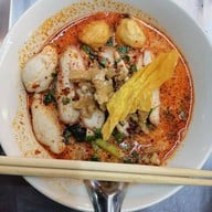 เมนูของร้าน บะหมี่เกี๊ยว ร้านลุงเจียม ตลาดเวิ้งบางพระ