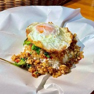 ร้านกะเพราห่อ20บาท(กะเพราลุงป้า)