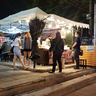 บรรยากาศ เลิศรส ก๋วยเตี๋ยวไก่ตุ๋นมะระ หมูตุ๋นยาจีน