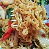 ข้าวแกงสามสาว ท่าอิฐ