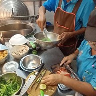 บรรยากาศ บะหมี่เกี๊ยว ร้านลุงเจียม ตลาดเวิ้งบางพระ