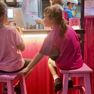 PINK BOX พริ้ง บ๊อก Mae Hia