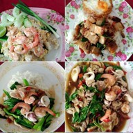 M.E. Coffee ข้าวมันไก่ & กาแฟสด