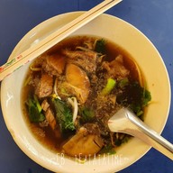 เมนูของร้าน ก๋วยเตี๋ยวเนื้อ ต่อแถว