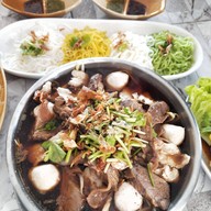 ครัวคุณต้อม เตี๋ยวตุ๋นหม้อไฟ