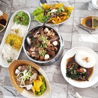 ครัวคุณต้อม เตี๋ยวตุ๋นหม้อไฟ