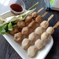 เด่นภูมิพาณิชย์ ทอดมันปลากราย เอราวัณ เอราวัณ