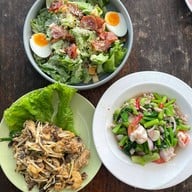 ยามเย็น green restaurant ถนนอุทยาน