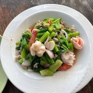 ยามเย็น green restaurant ถนนอุทยาน