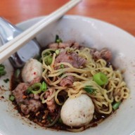 เฮียหม่ำก๋วยเตี๋ยวเรือทีเด็ด (หมู)