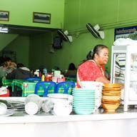 ก๋วยเตี๋ยวหางหมูสามชัย