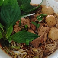 แม่พลอย ก๋วยเตี๋ยวเรืออยุธยา