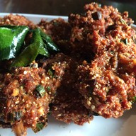 หลองข้าว ตำม่วน