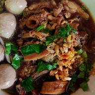 ก๋วยเตี๋ยวเนื้อ เจ้ปิ๊กชนบท3
