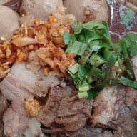 ก๋วยเตี๋ยวเนื้อ เจ้ปิ๊กชนบท3
