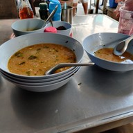 บรรยากาศ ก๋วยจั๊บป้าต้อย (ข้างบ่อน้ำ)
