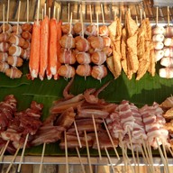 ร้านไอ้ดำหม่าล่า แสบซ่า ท้าลิ้มลอง