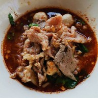 ก๋วยเตี๋ยวดู๋ดี๋ ชักธงชัยบรมไตรฯ วัดจันทร์