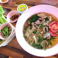 เฝอ เตี๋ยวเนื้อน่อง ເຝີລາວເຝີວຽງຈັນ🇱🇦