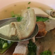 ร้านเจ๊ปูเกาเหลาเลือดหมู
