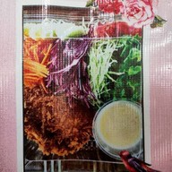 ร้านเล่าปี่ สลัดปลา ( ครัวลุงญา )  หนองปลาไหล