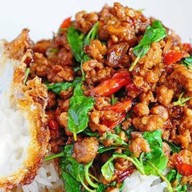 กะเพราข้าวบึ้มBY Midnight