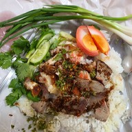 เมนูของร้าน จั๊วข้าวหมูแดง